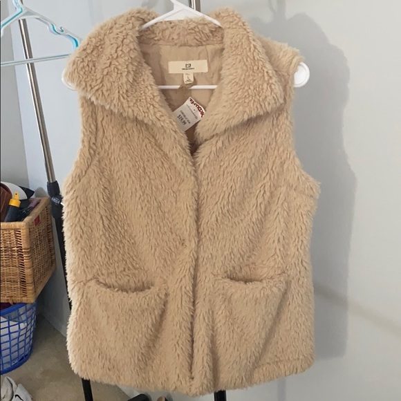 Tan Fuzzy Vest - Picture 1 of 5